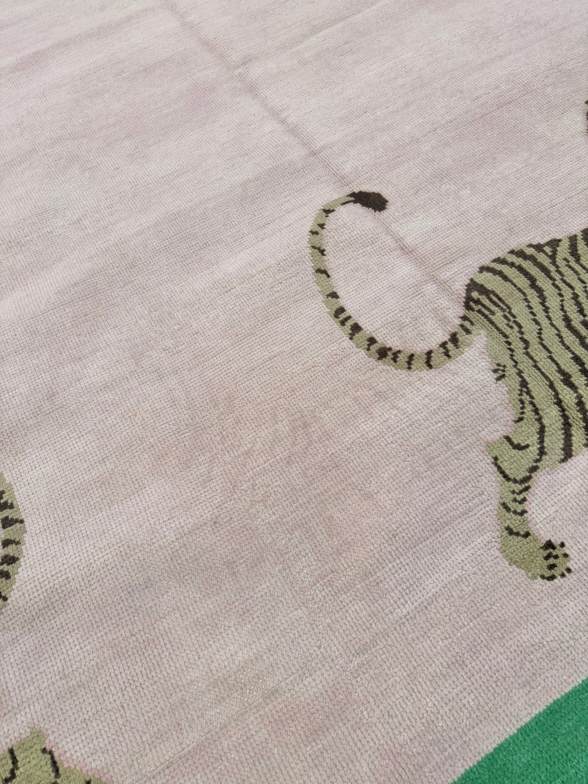 8x10 Tiger Oushak