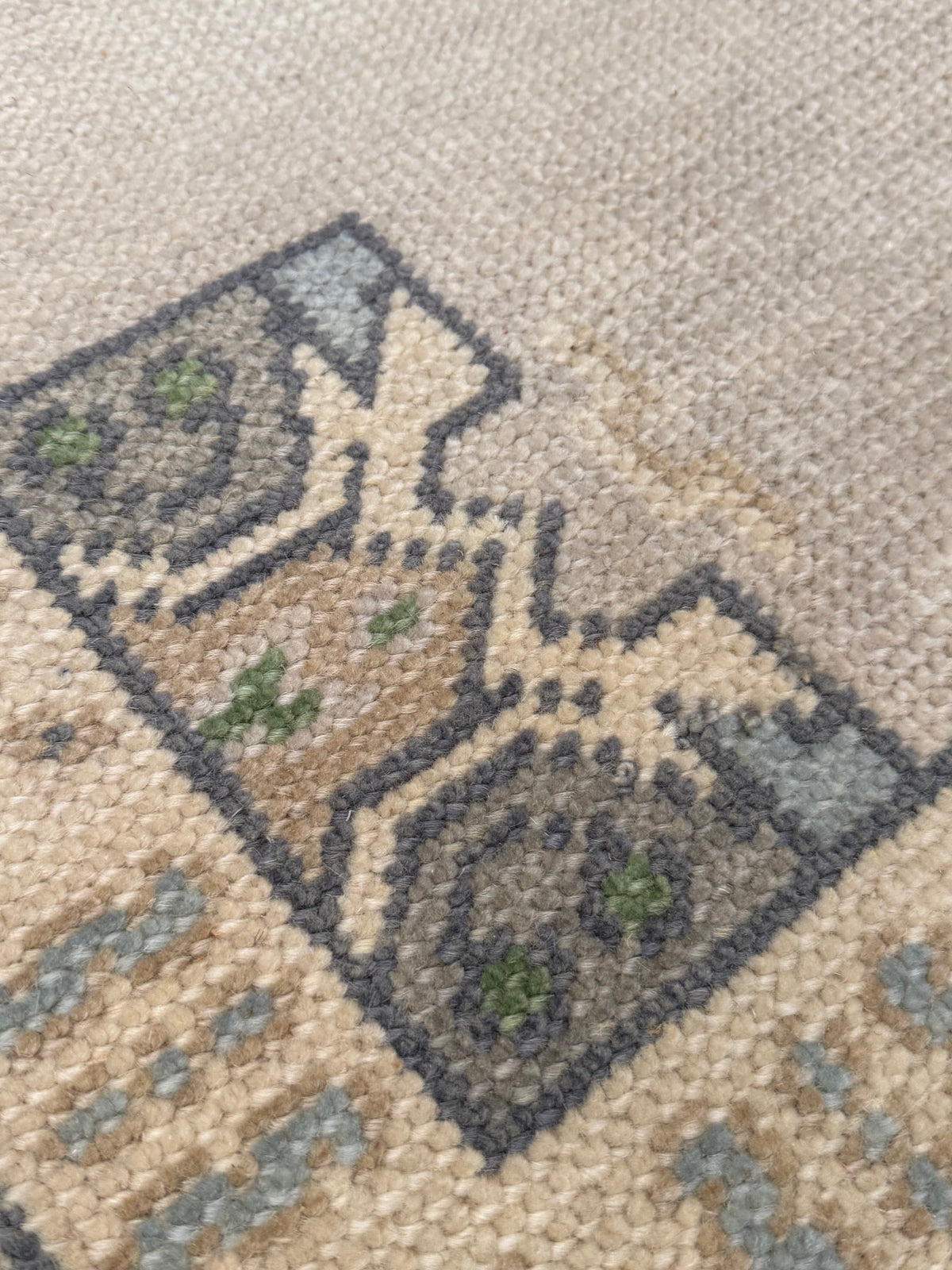 Daphne Taupe 2x4 Oushak