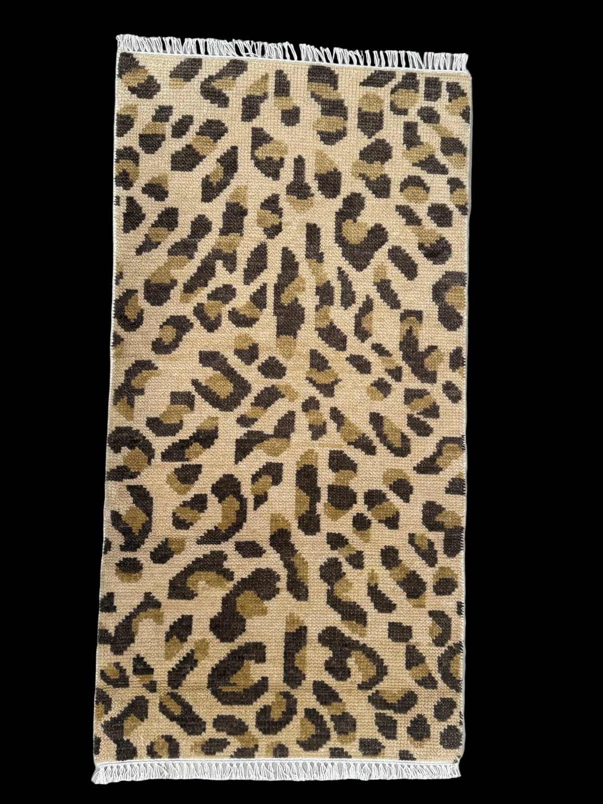2x4 Leopard Oushak