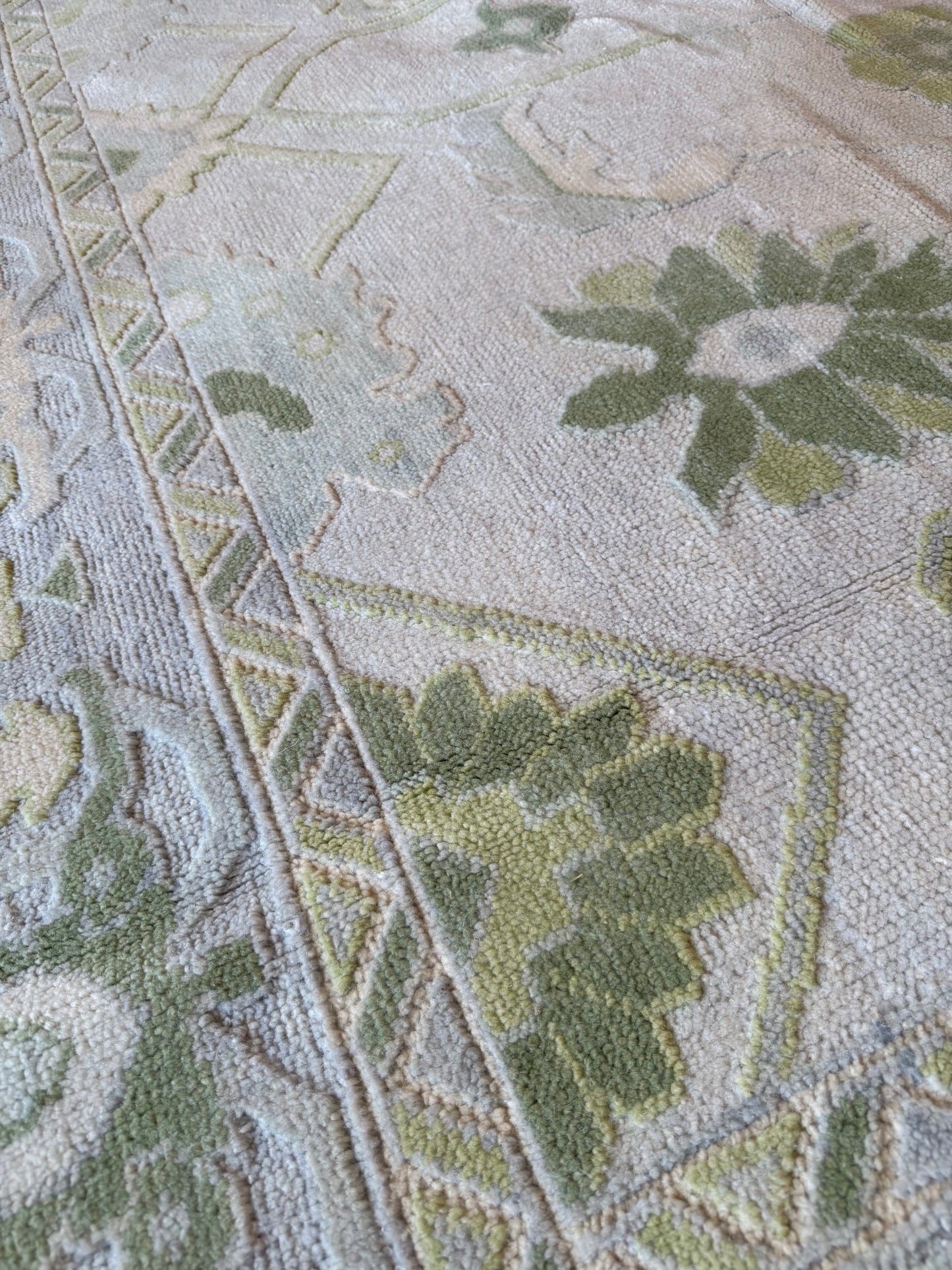 Ravello Modern Mono Oushak